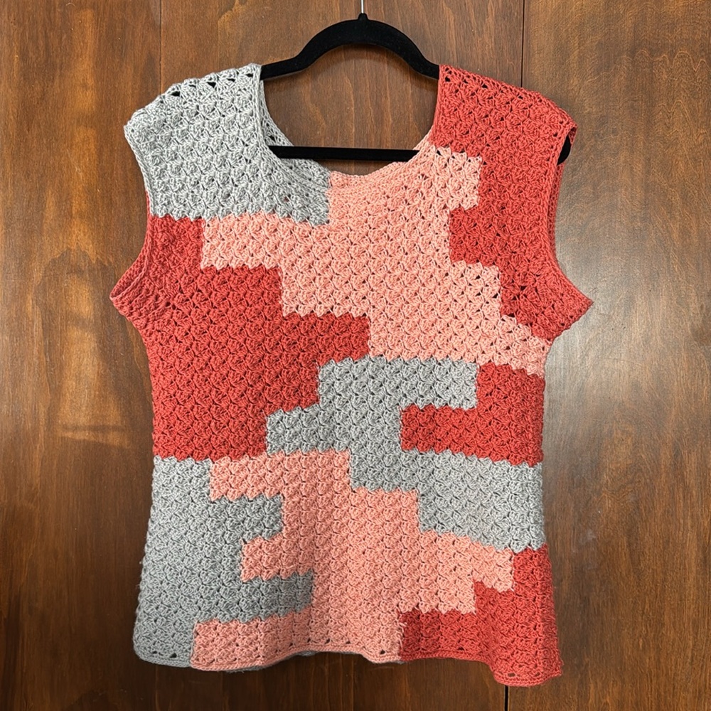 Hand-Crocheted sleeveless sweater L / XL